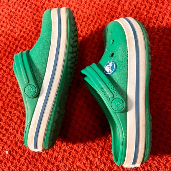 ❤️Host Pick❤️Kids Green Crocs - Picture 2 of 16